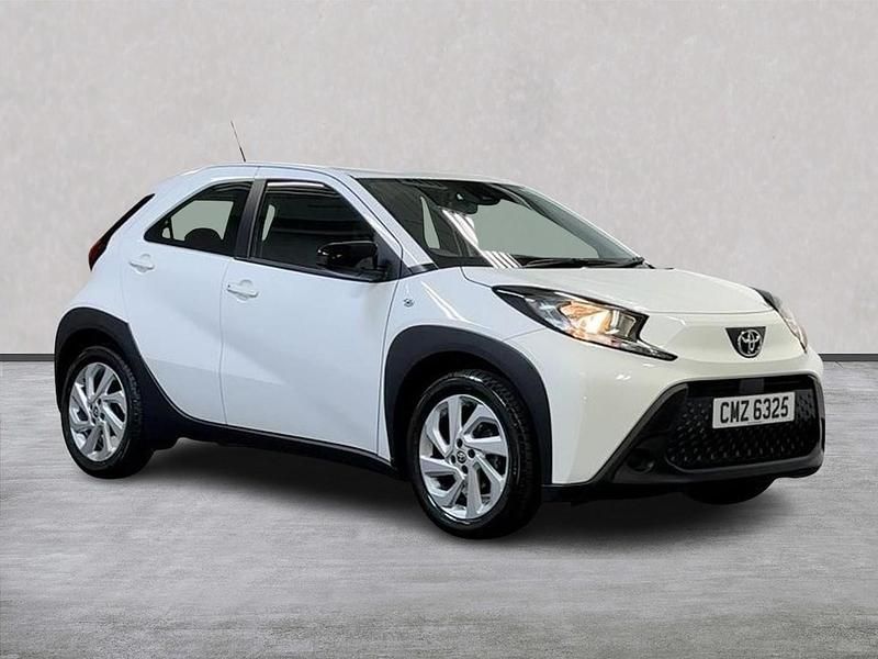 White Used 2023 Toyota Aygo PURE Hatchback | £12,790 (Fair price) - Image 1/4
