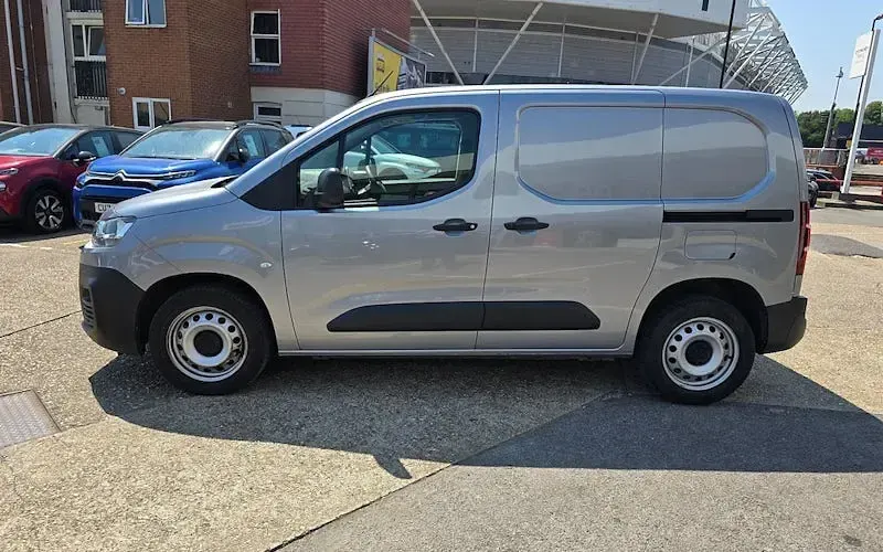 Used Citroën Berlingo 102 HP (75 kW) 2023 Grey MPV