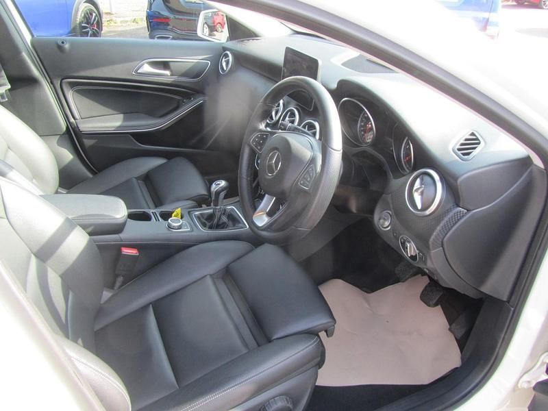 Used Mercedes A180 Executive 2017 White Hatchback