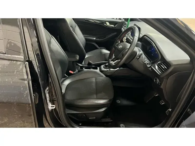 Begagnad Ford Focus ST-Line X 2020 Svart Halvkombi