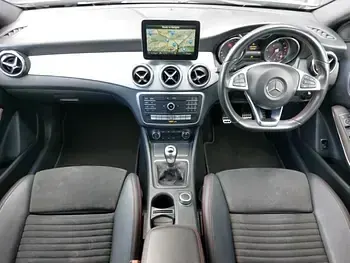 Usado Mercedes GLA200 AMG line 136 HP (100 kW) 2017 Branco SUV