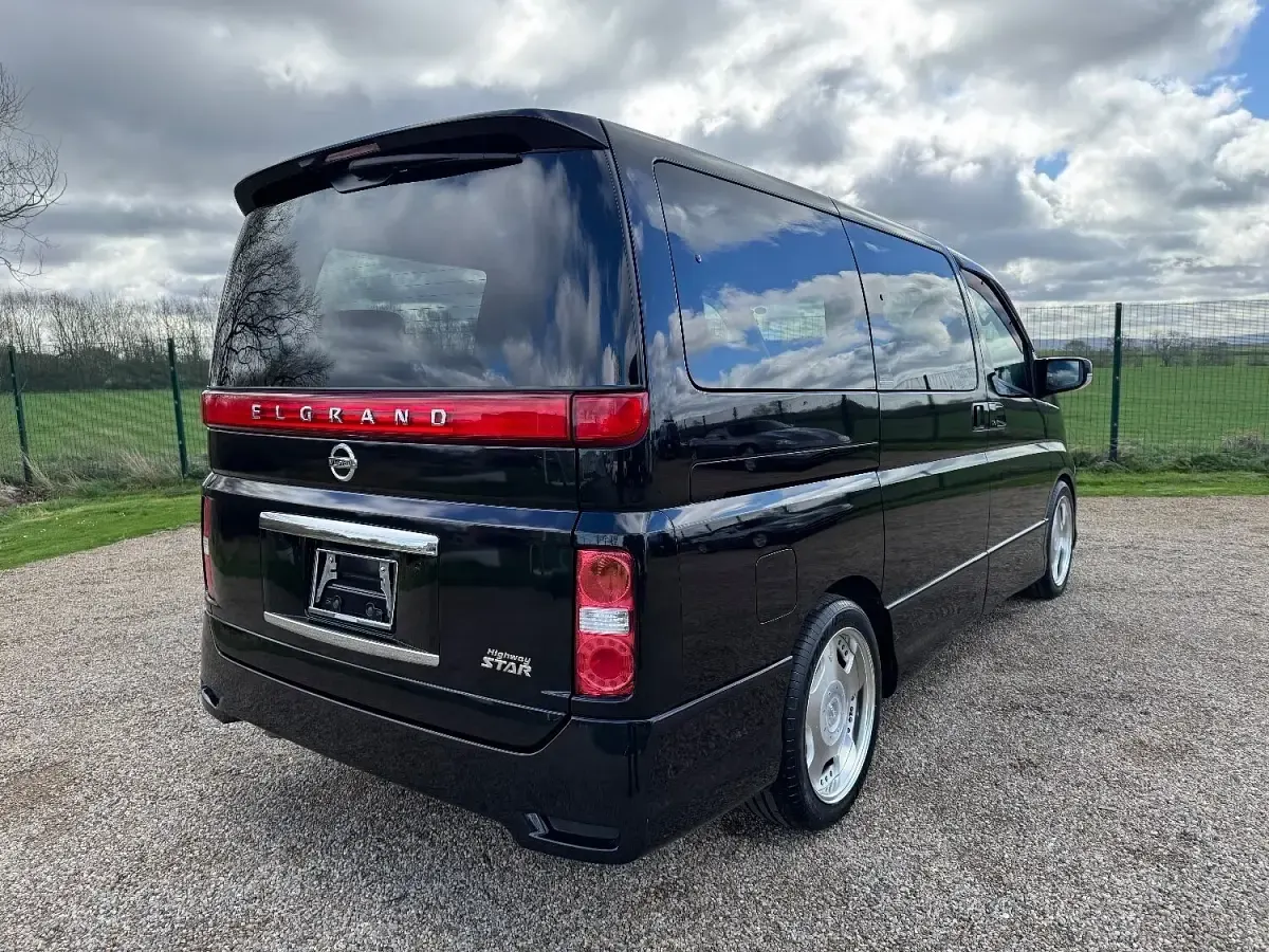 Used Nissan Elgrand 2009 Black MPV