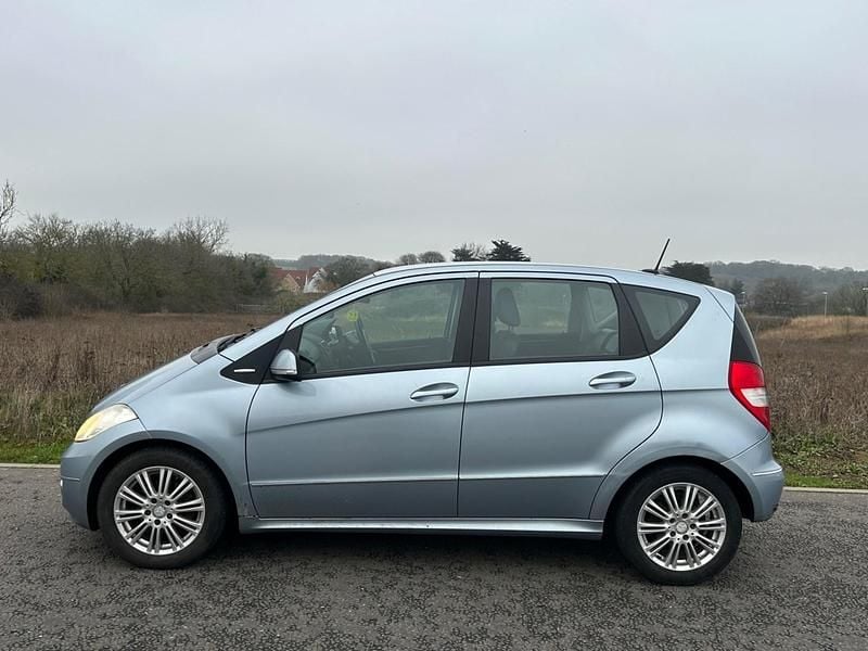 Used Mercedes A160 Elegance 95 HP (69 kW) 2009 Blue Hatchback
