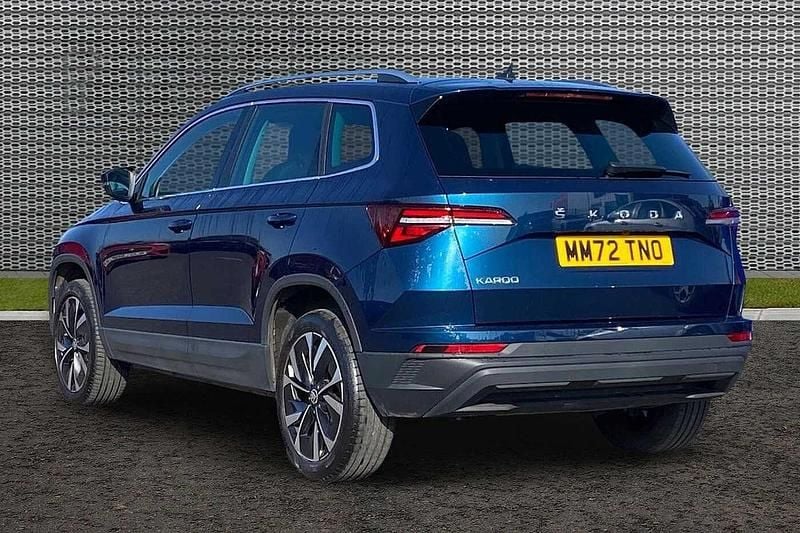 Used Skoda Karoq SE L 110 HP (80 kW) 2023 Petrol blue metallic SUV