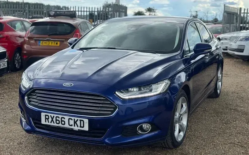 Used Ford Mondeo Titanium 180 HP (132 kW) 2016 Blue Hatchback