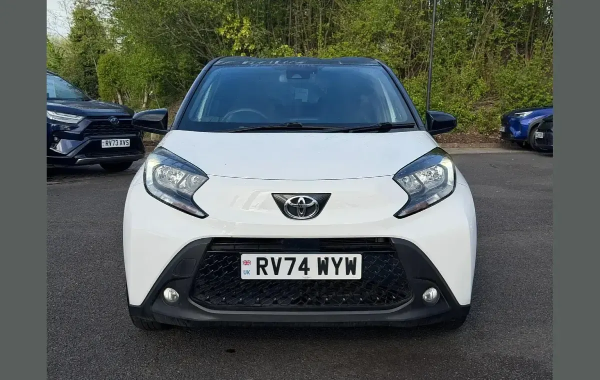 Używany Toyota Aygo X 72 KM (52 kW) 2024 Biały SUV