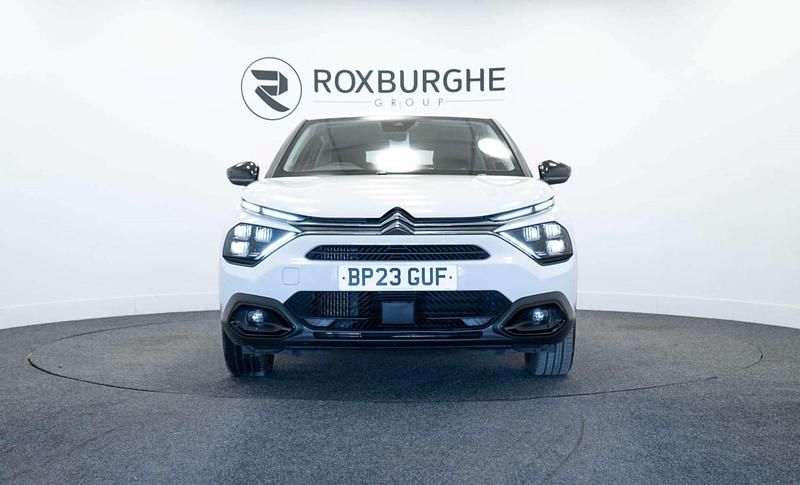 Used Citroën C4 PureTech 102 HP (75 kW) 2023 White SUV