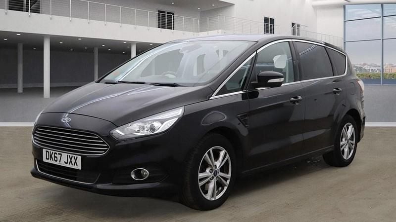 Usado Ford S-MAX Titanium 180 HP (132 kW) 2017 Preto Monovolume