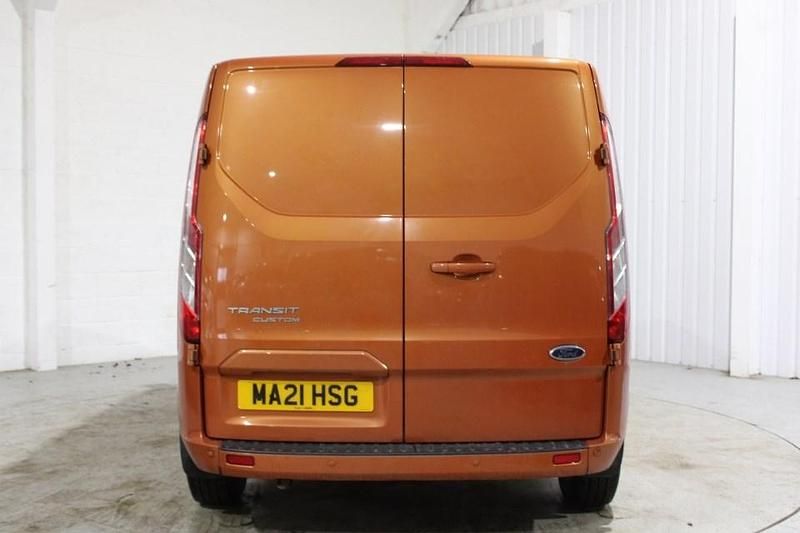 Used Ford Transit Custom Limited 130 HP (95 kW) 2021 Orange Van