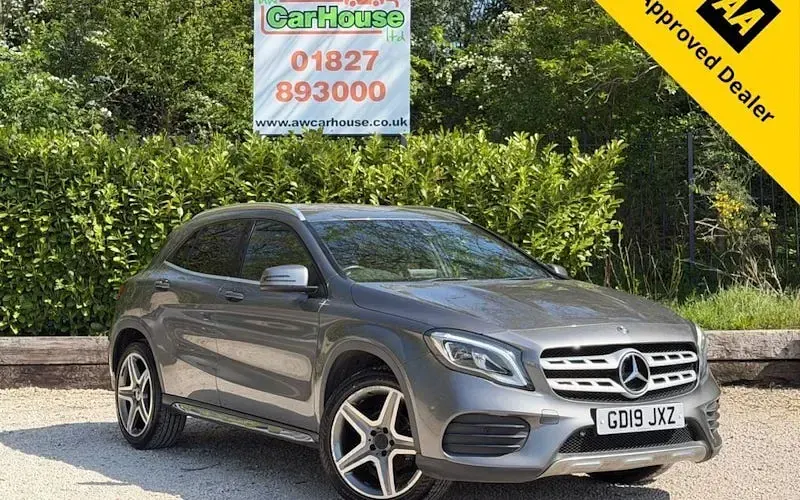 Usado Mercedes GLA200 AMG line 136 HP (100 kW) 2019 SUV