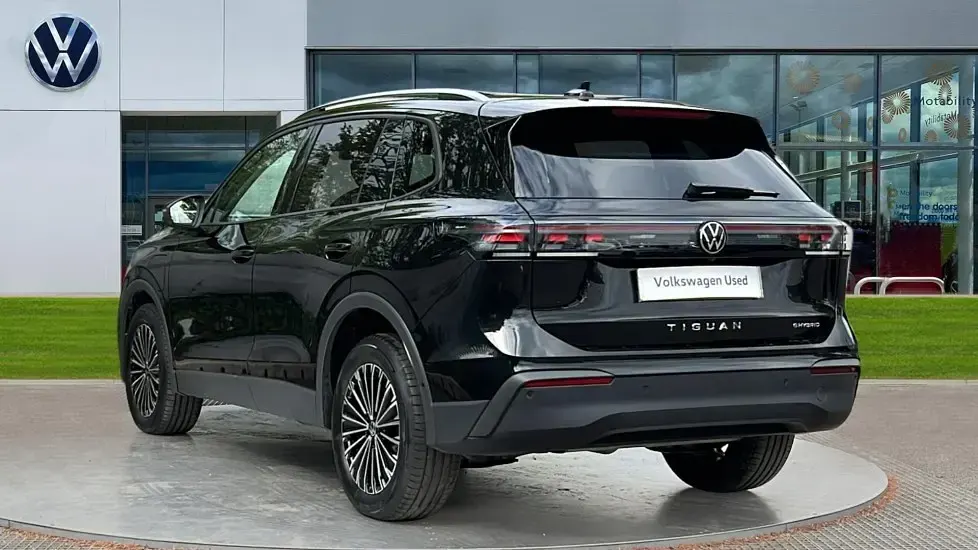 Gebraucht VW Tiguan Match 204 PS (150 kW) 2025 Schwarz SUV