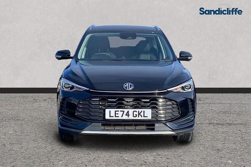 Used MG ZS Trophy 196 HP (144 kW) 2024 Metallic  black pearl SUV