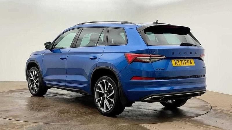 Used Skoda Kodiaq SportLine 147 HP (108 kW) 2022 Race blue metallic SUV