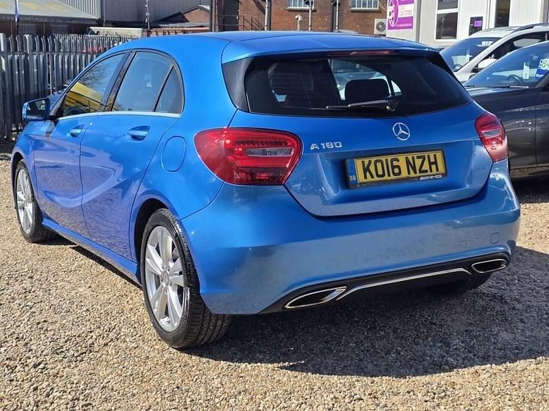 Used Mercedes A180 122 HP (89 kW) 2016 Blue Hatchback