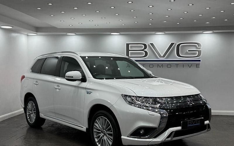 Used 2020 Mitsubishi Outlander P-HEV Estate | £13,494 (Fair price) - Image 1/2