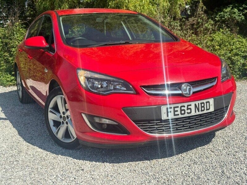 Red Used 2015 Vauxhall Astra SRi Hatchback | £4,495 (Super price) - Image 1/4