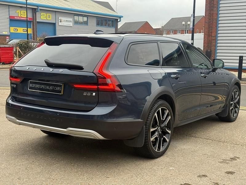 Used Volvo V90 CC Ultimate 2022 Blue Estate