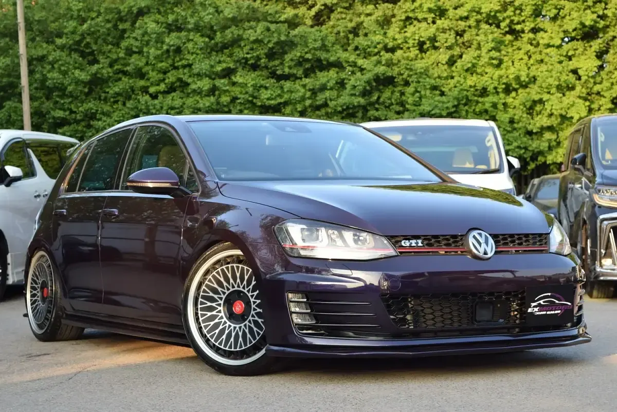 Used VW Golf VIII GTI 2025 Mauve/purple Hatchback