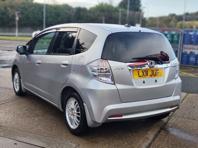 Used Honda Jazz Hybrid 102 HP (75 kW) 2011 Silver Hatchback