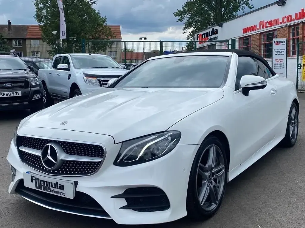 Used Mercedes E220 AMG Line Premium 194 HP (142 kW) 2018 White Cabriolet