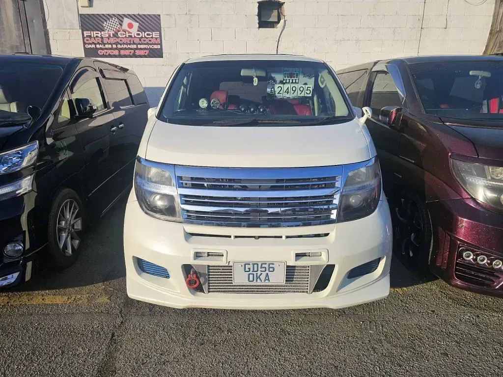 Used Nissan Elgrand 240 HP (176 kW) 2018 White MPV