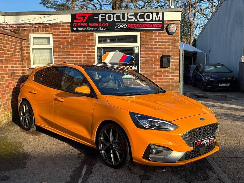 Used Ford Focus ST 280 HP (205 kW) 2021 Orange Hatchback