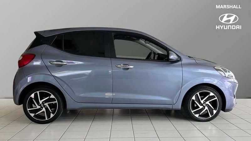 Used Hyundai i10 Premium 67 HP (49 kW) 2023 Blue Hatchback