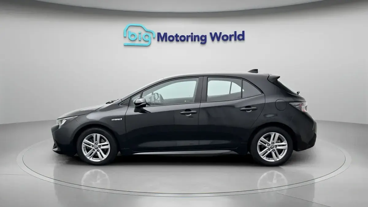 Used Toyota Corolla 184 HP (135 kW) 2021 Black Hatchback