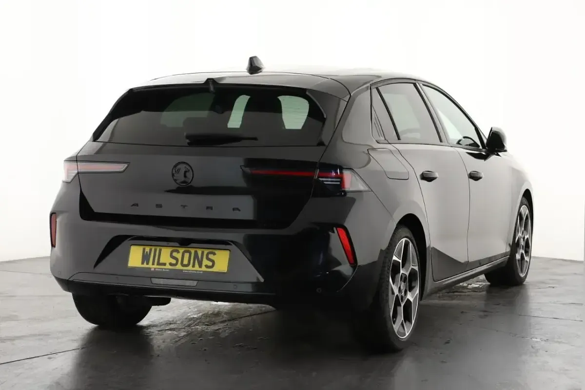 Used Vauxhall Astra Ultimate 128 HP (94 kW) 2025 Black Hatchback