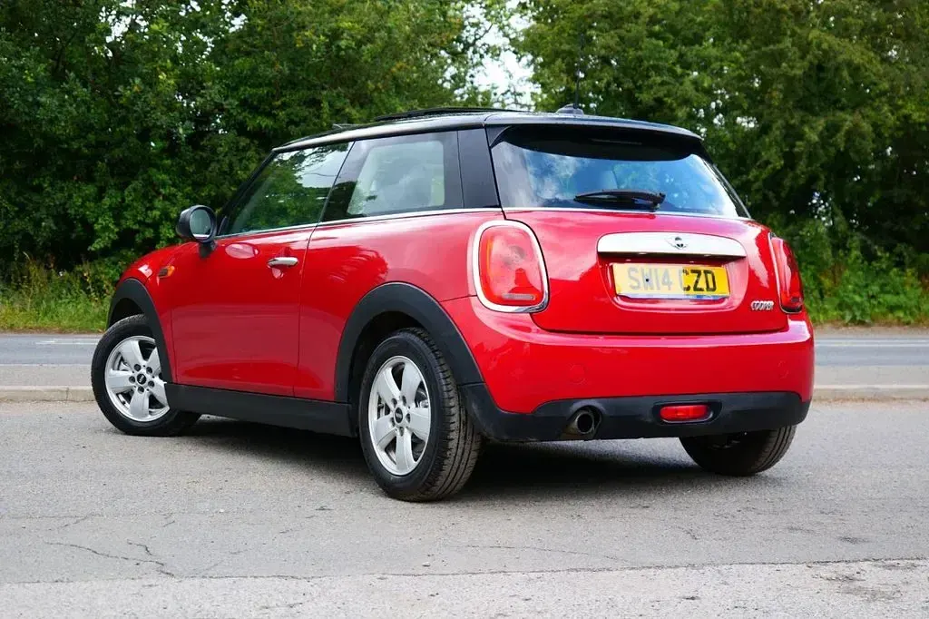 Used Mini Cooper Hatch 136 HP (100 kW) 2014 Red Hatchback
