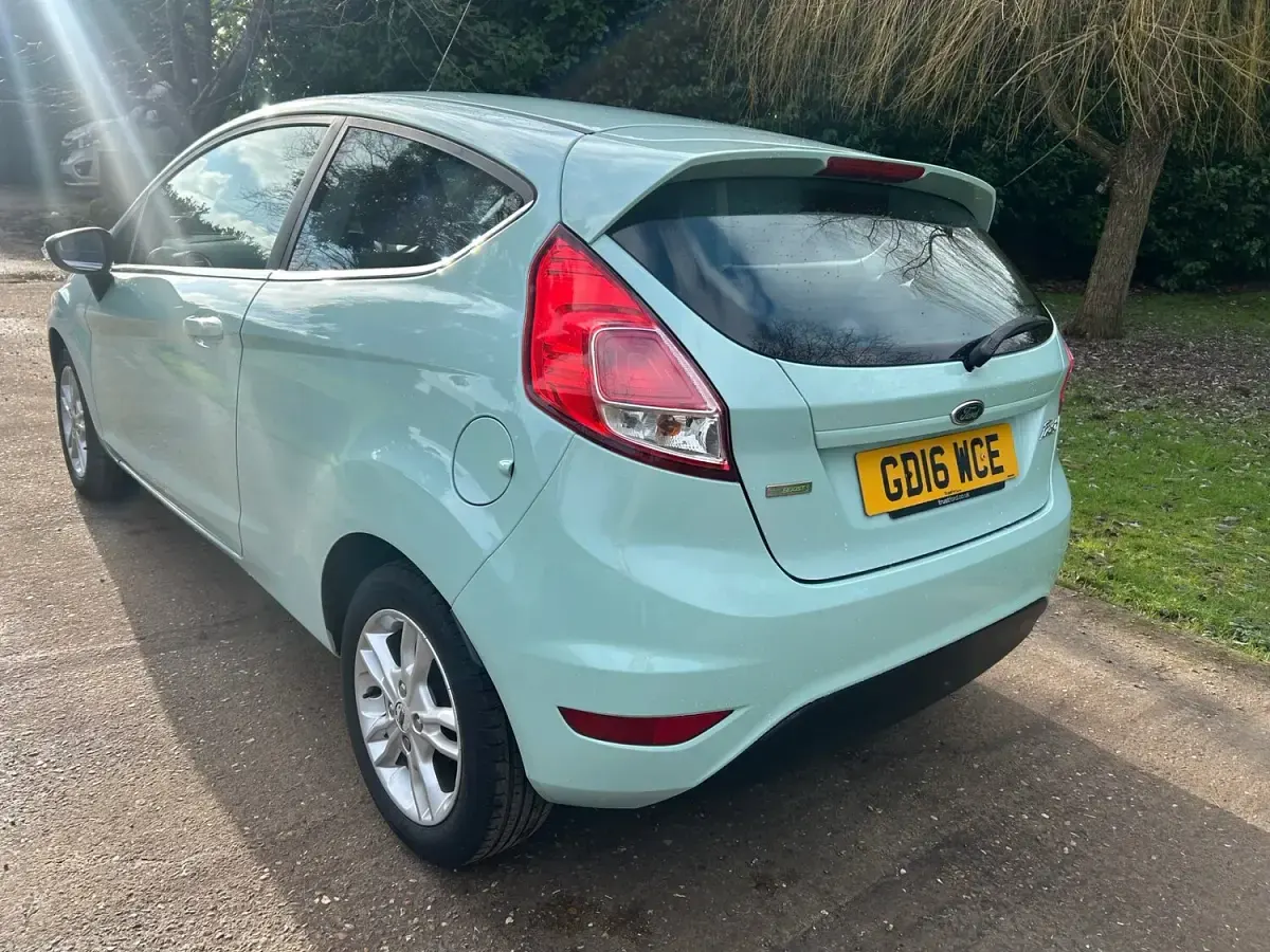 Used Ford Fiesta Zetec 98 HP (72 kW) 2016 Green Hatchback