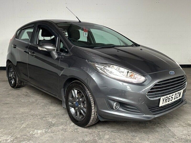 Grey Used 2015 Ford Fiesta Zetec Hatchback | £3,450 (Fair price) - Image 1/4