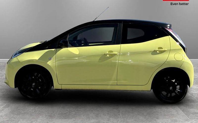 Usado Toyota Aygo X-cite 69 HP (50 kW) 2017 Citadino