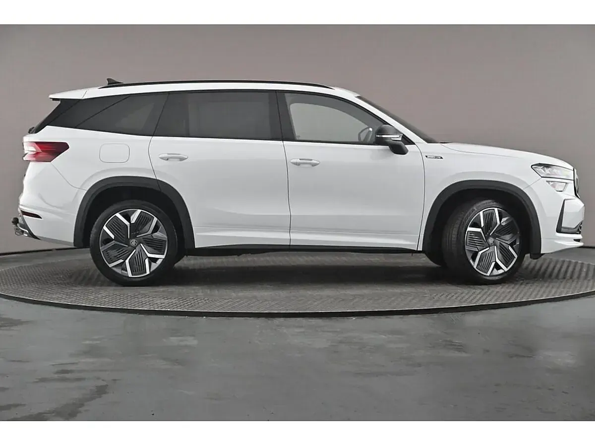 Used Skoda Kodiaq SportLine 190 HP (139 kW) 2025 Moon white metallic SUV