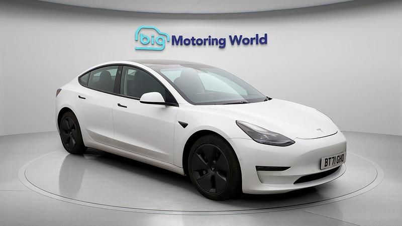 White Used 2021 Tesla Model 3 Long Range AWD Sedan | £18,800 (Fair price) - Image 1/4
