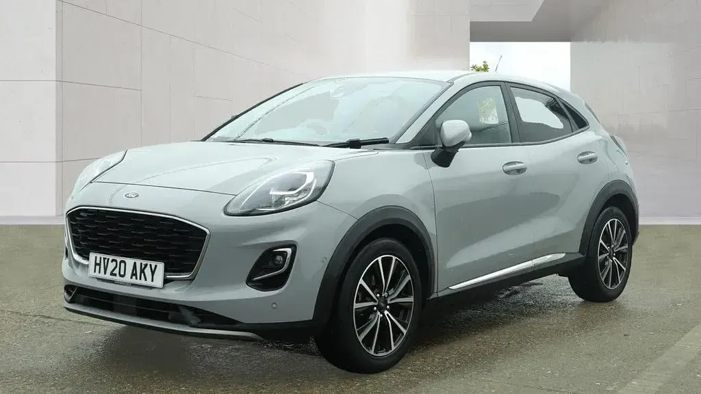 Usado Ford Puma Titanium 125 CV (91 kW) 2020 Gris SUV