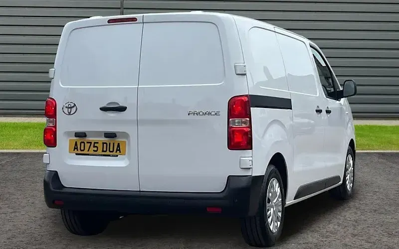 Used Toyota Proace 120 HP (88 kW) 2025 White MPV