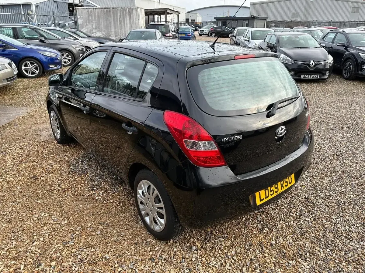Used Hyundai i20 Classic 78 HP (57 kW) 2009 Black Hatchback