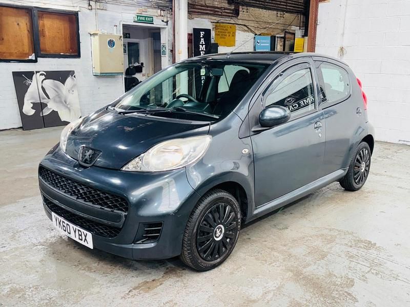 Used Peugeot 107 68 HP (50 kW) 2010 Grey Hatchback