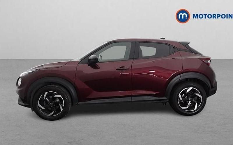Used Nissan Juke N-Connecta 114 HP (83 kW) 2023 Red SUV