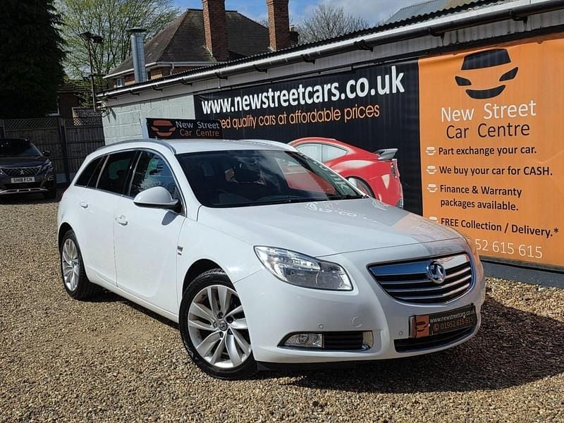 Second-hand Vauxhall Insignia SRi 160 CP (117 kW) 2012 Alb Break