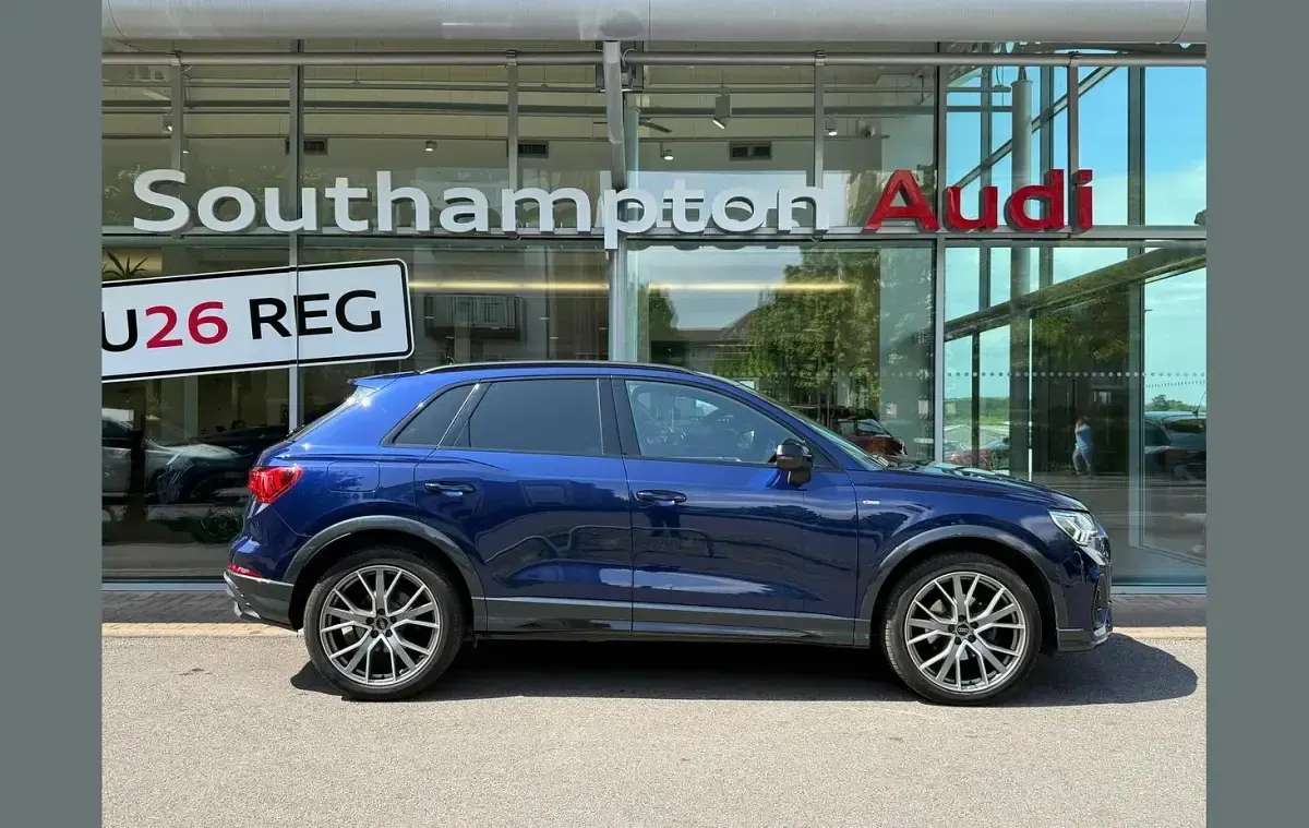 Used Audi Q3 Black Edition 150 HP (110 kW) 2024 Blue SUV