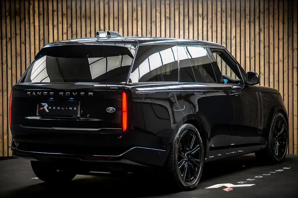 Used Land Rover Range Rover SE 400 HP (294 kW) 2022 Black SUV