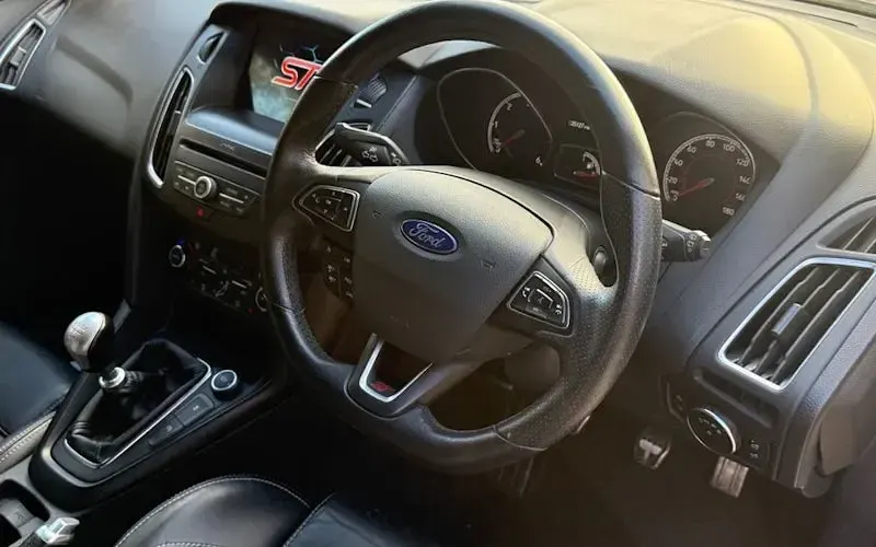 Used Ford Focus ST 185 HP (136 kW) 2016 Blue Hatchback