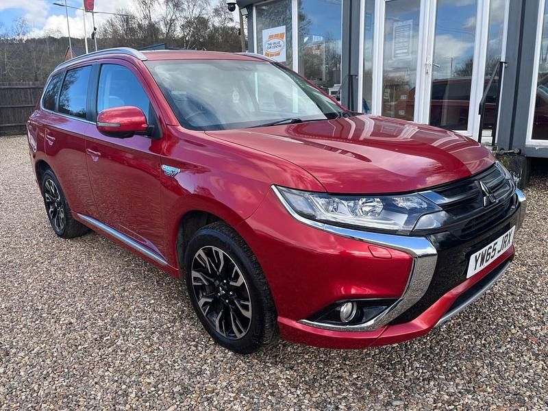 Used Mitsubishi Outlander P-HEV 2015 Red Estate