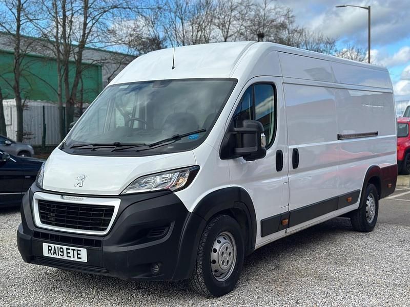 Used Peugeot Boxer 130 HP (95 kW) 2019 White Van