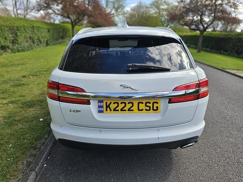 Used Jaguar XF Luxury 2013 White Estate