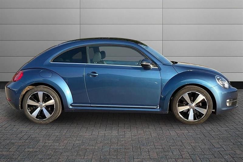 Used VW Beetle Design 105 HP (77 kW) 2016 Blue Hatchback