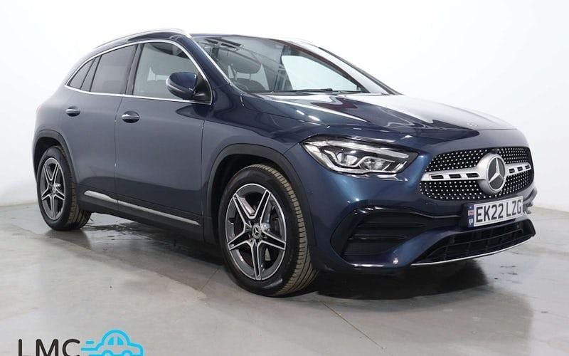 Usado Mercedes GLA180 AMG Line Premium 136 HP (100 kW) 2022 SUV