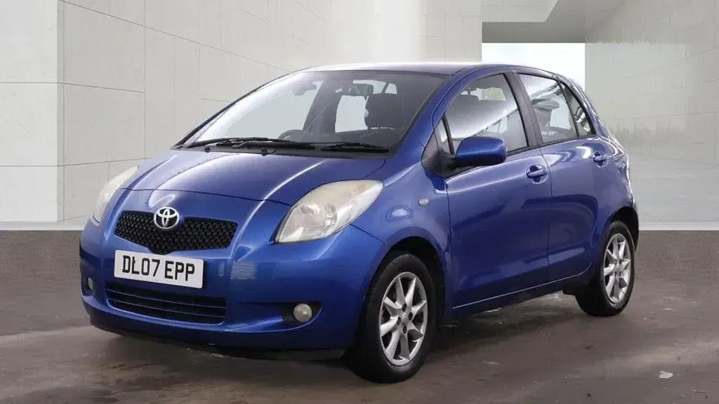Used Toyota Yaris SR 85 HP (62 kW) 2007 Blue Hatchback